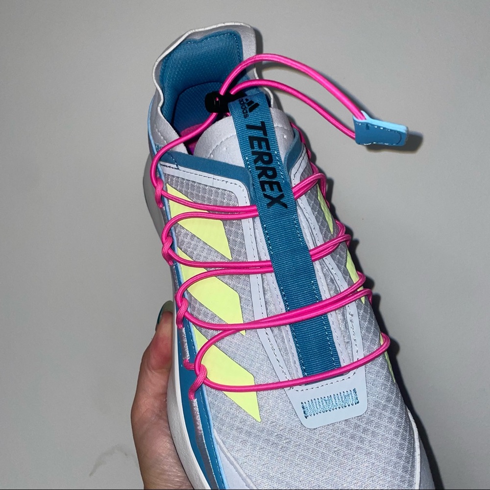 Women’s Adidas Terrex Voyager 21 Halo Sneakers NWOB - Sz 10.5 - Picture 2 of 5